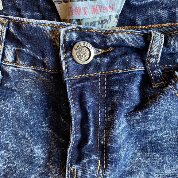 Cici Acid Wash Crochet Detailing Jean Shorts - Picture 3 of 6